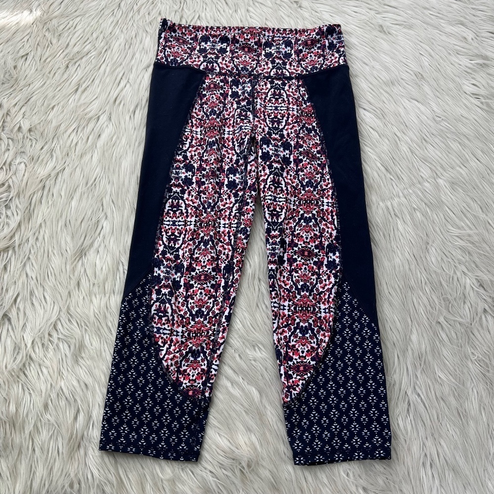 Athleta Floral Patchwork Chaturanga Capri‎ Leggings